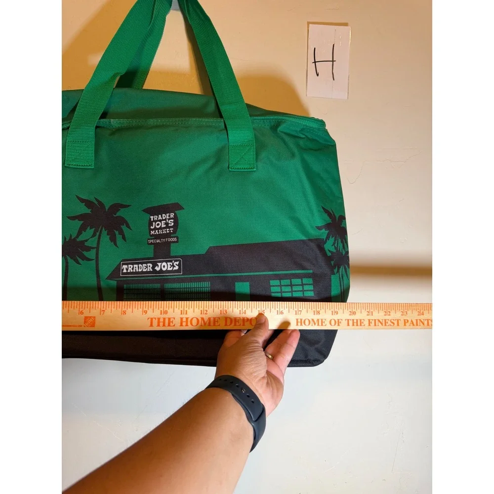 NEW Trader Joe's Cooler Bag Insulated Pasadena 1967 Graphic Green Black Large OS